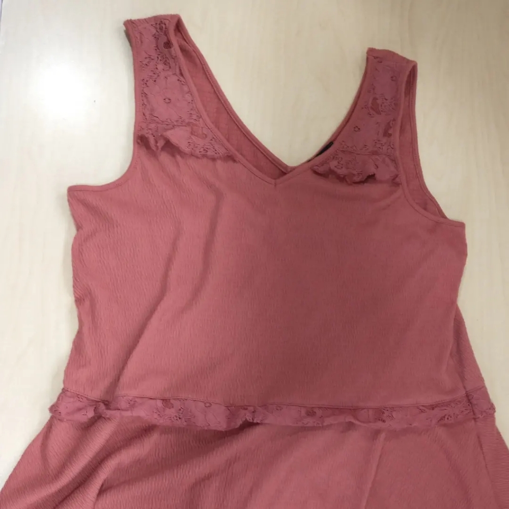 Salmon Pink Sleeveless Top with Lace Details Size Large